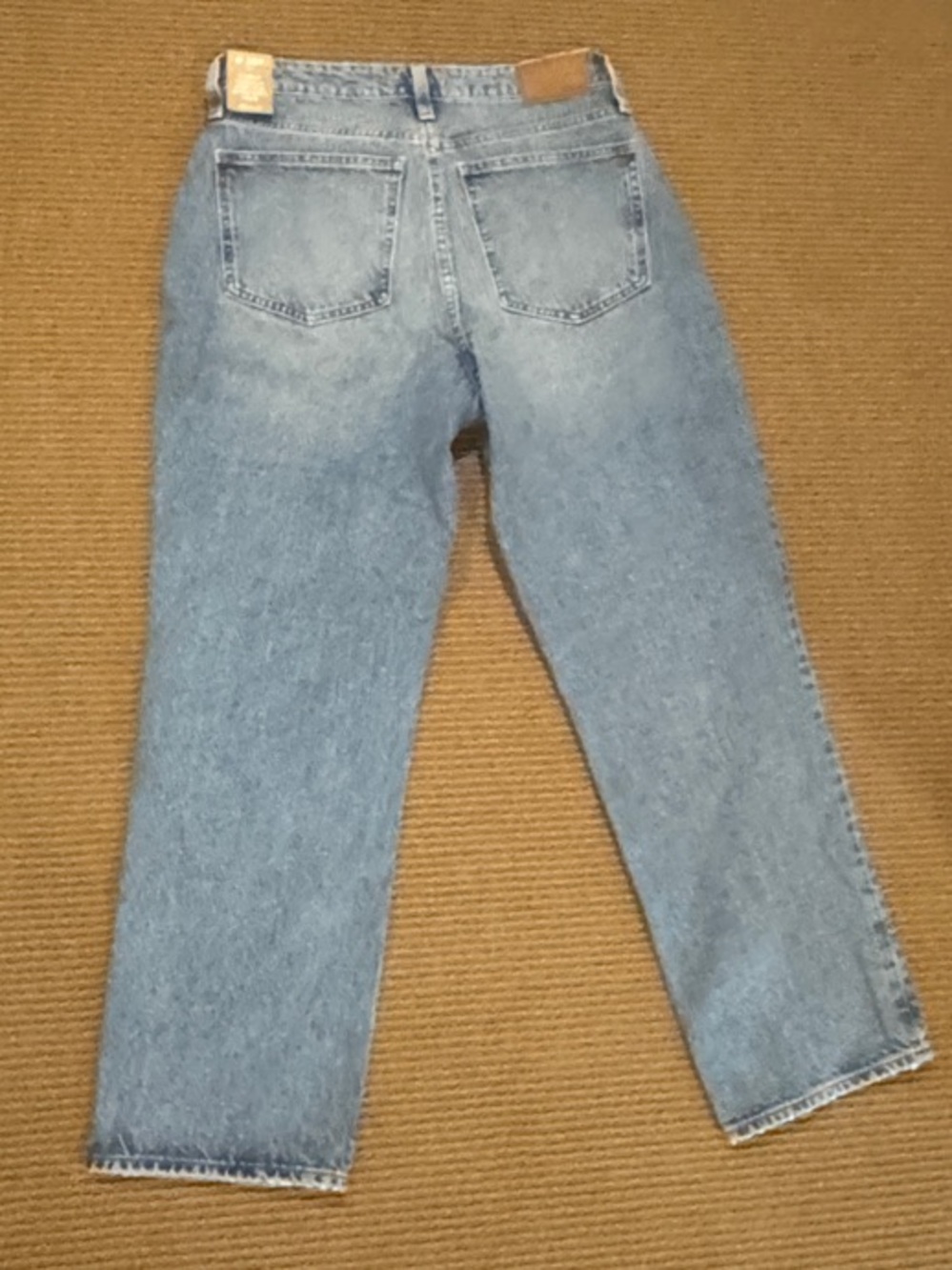 Madewell Women’s Curvy Straight Leg Light Blue Straight Jeans - Picture 3 of 3
